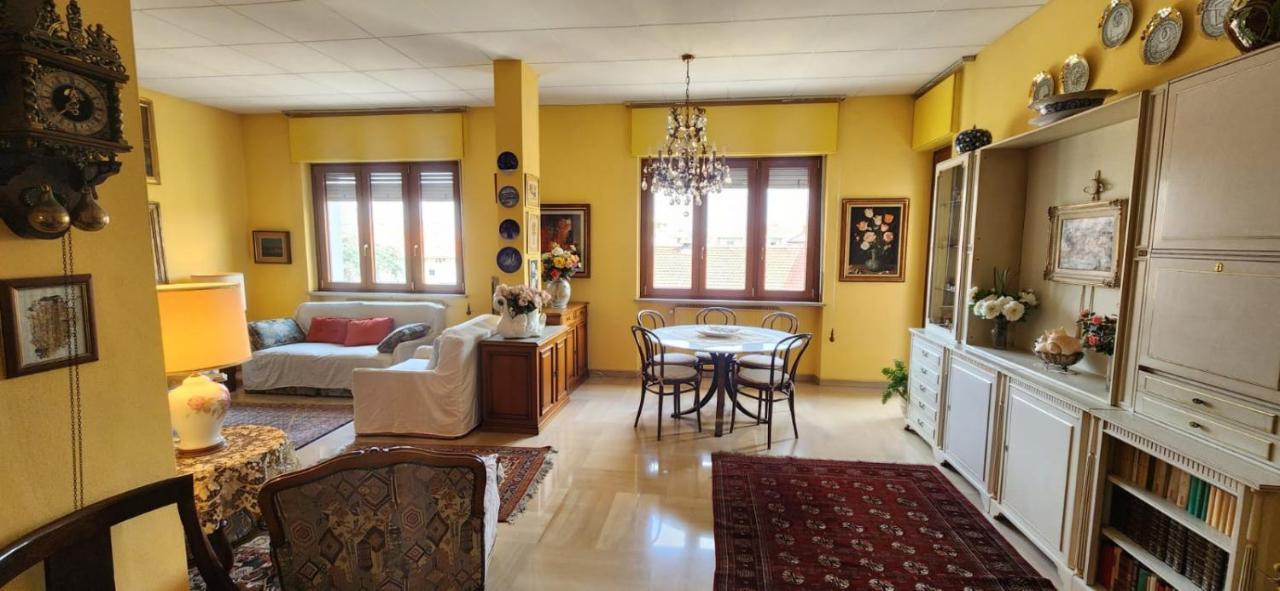 Sunflower House Alessandria Esterno foto